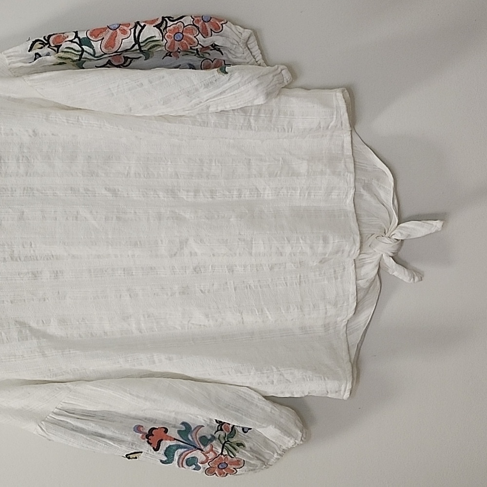 Max Studio peasant embroidered boho blouse ASO Bella Swan Sz Med - Picture 14 of 16